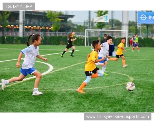 青春起脚:校园足球联赛激战正酣时 青春起脚:校园足球联赛激战正酣时